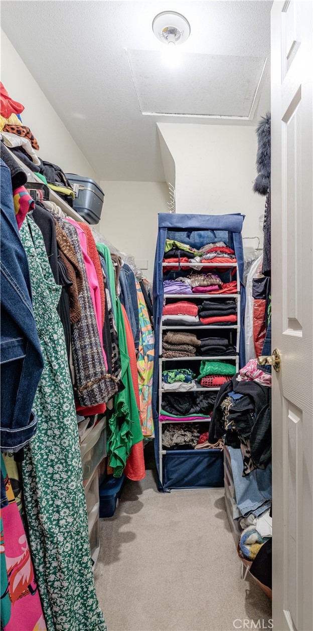https://media.crmls.org/medias/4c0d2202-f9dd-4594-ab60-a32645b19575.jpg?preset=X-Large