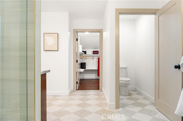 229 S Kingsley Drive, Los Angeles CA: https://media.crmls.org/medias/4c0d4f9f-7803-4e16-9715-2c857323998c.jpg