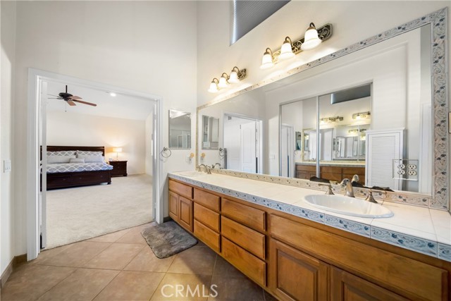 9394 Gum Tree Drive, Corona CA: https://media.crmls.org/medias/4c0df18a-32dd-4bac-ba0a-cf786fbaf77e.jpg
