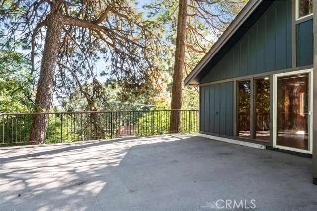 Detail Gallery Image 2 of 45 For 1025 Playground Dr, Crestline,  CA 92325 - 3 Beds | 3 Baths