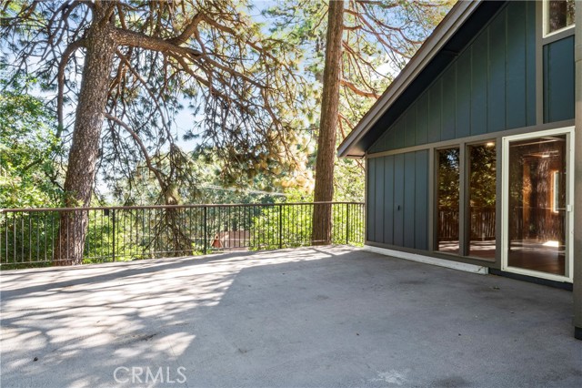 Detail Gallery Image 2 of 45 For 1025 Playground Dr, Crestline,  CA 92325 - 3 Beds | 3 Baths