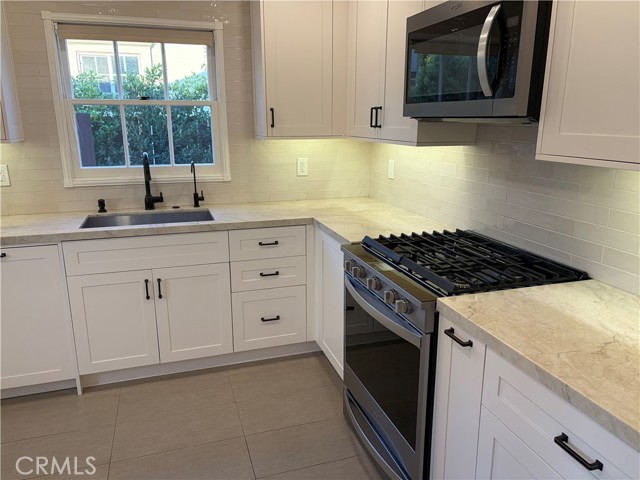 Detail Gallery Image 3 of 15 For 851 Graynold, Glendale,  CA 91202 - 2 Beds | 1 Baths