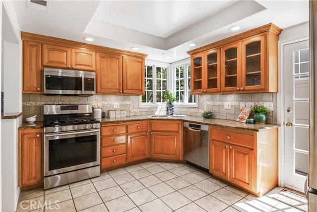 608 Knob Hill Avenue, Redondo Beach, California 90277, 3 Bedrooms Bedrooms, ,2 BathroomsBathrooms,Residential,For Sale,Knob Hill,SB26073677