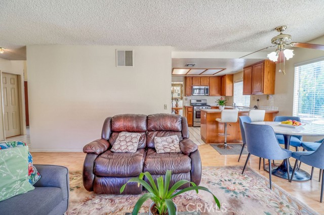 Detail Gallery Image 24 of 59 For 23959 Creekwood Dr, Moreno Valley,  CA 92557 - 4 Beds | 2/1 Baths