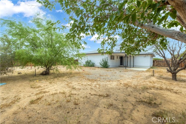 9213 Jacaranda Avenue, California City CA: https://media.crmls.org/medias/4c10c55c-1df7-4108-911e-c5e0fece2749.jpg