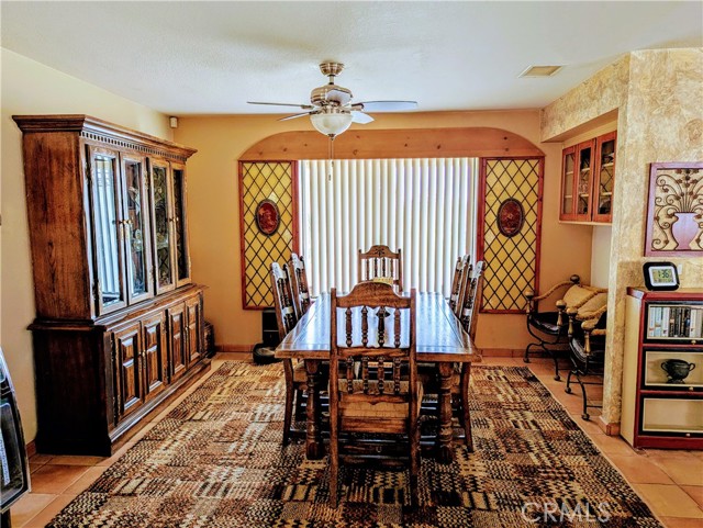 16407 Koda Road, Apple Valley CA: https://media.crmls.org/medias/4c10d962-7c44-4e6f-a5a7-d36db44fff89.jpg
