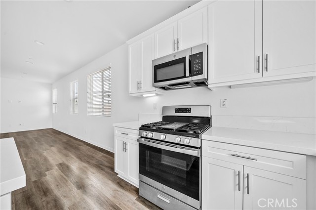 Detail Gallery Image 4 of 39 For 3476 Smith St, Jurupa Valley,  CA 92509 - 4 Beds | 2 Baths