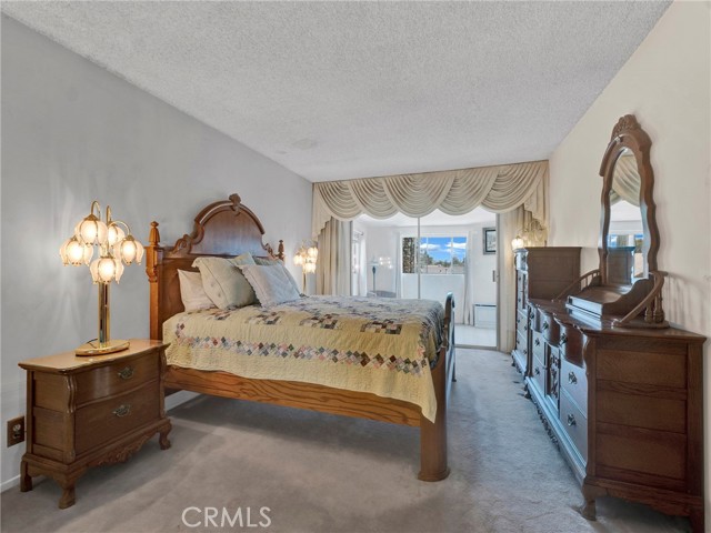 15920 Bahama Street, North Hills CA: https://media.crmls.org/medias/4c117c35-c2f3-4c65-8708-a408365950c3.jpg
