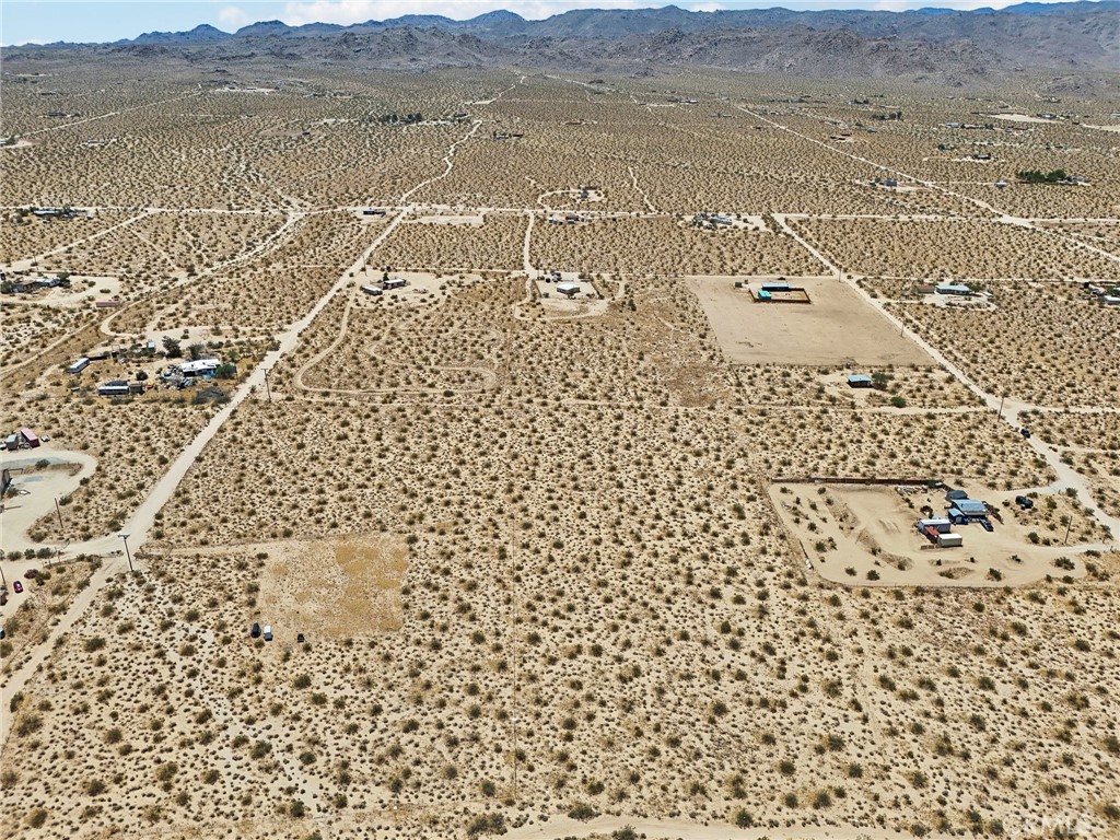 https://media.crmls.org/medias/4c1254a7-86ba-4c15-a262-fae4ef918d82.jpg?preset=X-Large