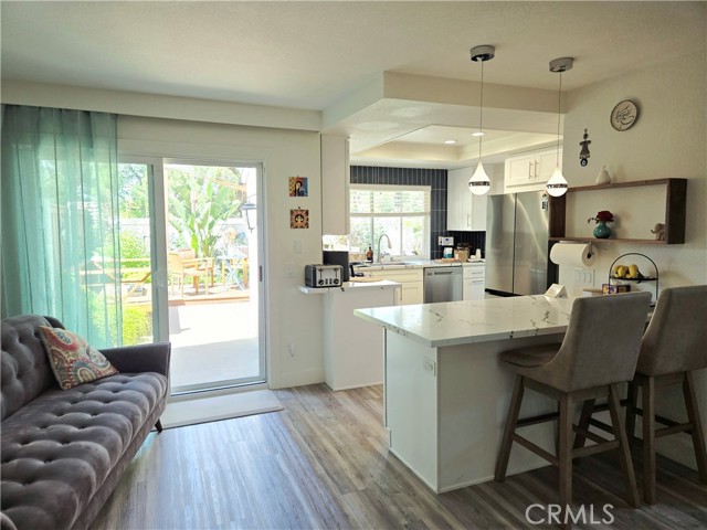 5 Carriage Hill Lane, Laguna Hills CA: https://media.crmls.org/medias/4c1266cc-9191-472f-a7a3-f7ce0ca18d9e.jpg