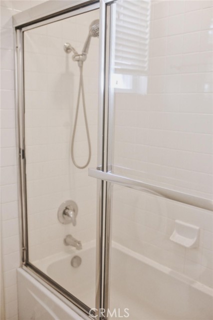 Detail Gallery Image 16 of 22 For 341 Memory Ln, Santa Ana,  CA 92705 - 4 Beds | 2/1 Baths