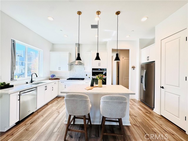 Detail Gallery Image 8 of 28 For 147 Culture, Irvine,  CA 92618 - 4 Beds | 3 Baths