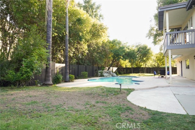 23242 Burbank Boulevard, Woodland Hills CA: https://media.crmls.org/medias/4c135787-3228-4cf3-b7a7-2b9ca9e45283.jpg