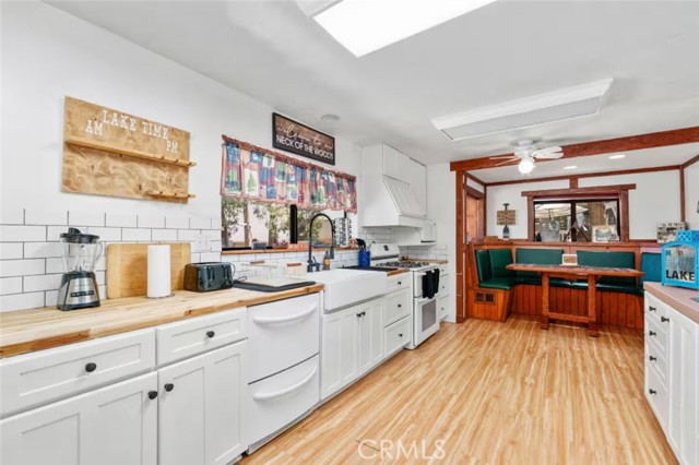 Detail Gallery Image 14 of 43 For 26249 Alpine, Twin Peaks,  CA 92391 - 4 Beds | 3 Baths