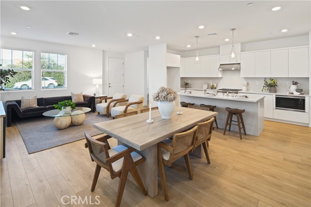 Detail Gallery Image 9 of 36 For 2352 Channel Drive #101,  Ventura,  CA 93003 - 4 Beds | 2/1 Baths