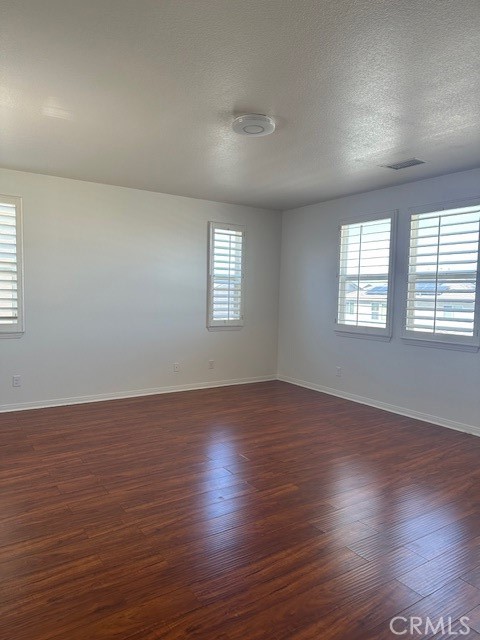 Detail Gallery Image 16 of 22 For 12336 Osprey, Victorville,  CA 92392 - 5 Beds | 3/1 Baths