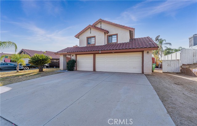 Detail Gallery Image 2 of 42 For 12261 Champlain St, Moreno Valley,  CA 92557 - 4 Beds | 2/1 Baths