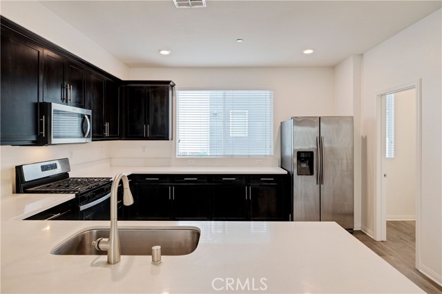 Detail Gallery Image 21 of 54 For 14424 Lily Ln #5,  Gardena,  CA 90247 - 3 Beds | 3/1 Baths