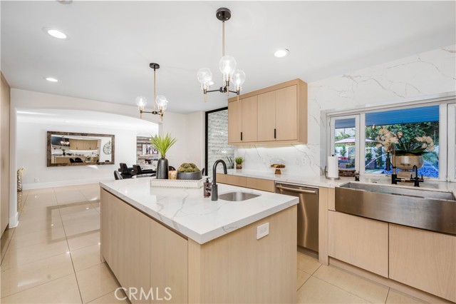 Detail Gallery Image 6 of 26 For 3677 Eddingham Ave, Calabasas,  CA 91302 - 6 Beds | 6/1 Baths