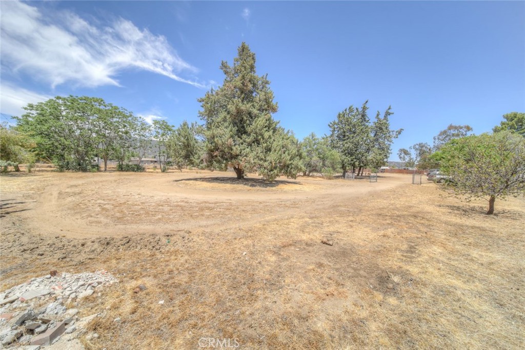 https://media.crmls.org/medias/4c15e1a8-9db2-4aad-8a2b-d3178204b54e.jpg?preset=X-Large