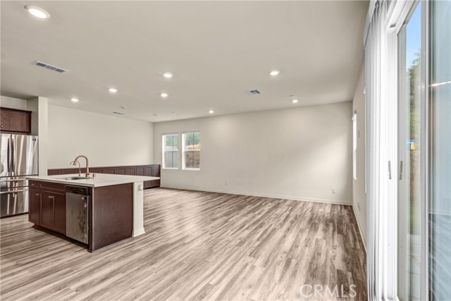 Detail Gallery Image 13 of 33 For 1357 Palo Verde, Vista,  CA 92083 - 3 Beds | 2/1 Baths