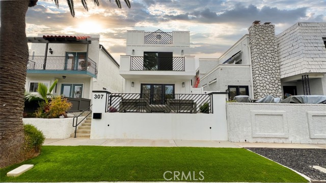 Detail Gallery Image 54 of 64 For 307 18th St, Huntington Beach,  CA 92648 - 3 Beds | 3/1 Baths