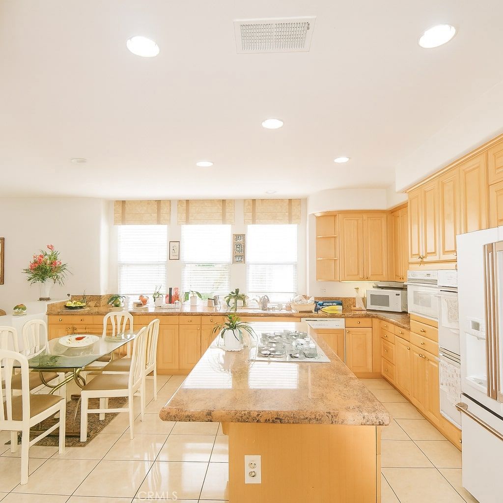 MLS #OC25225093 image #16