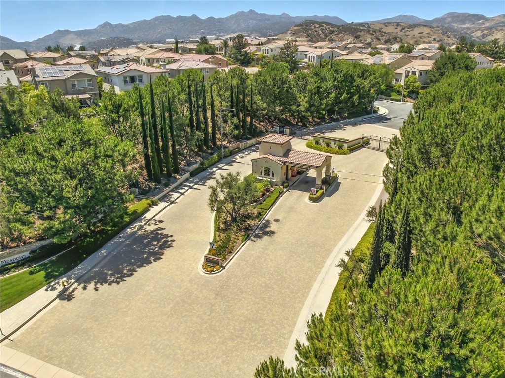 https://media.crmls.org/medias/4c16ebb5-f1a6-4657-9fc0-3ac2b521adf6.jpg?preset=X-Large