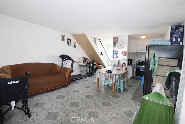 Detail Gallery Image 4 of 20 For 1001 E Grant St, Santa Ana,  CA 92701 - 2 Beds | 1/1 Baths