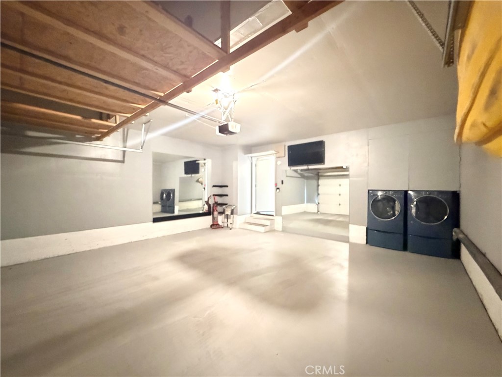 https://media.crmls.org/medias/4c19370f-ac5b-430c-b547-442b018904f0.jpg?preset=X-Large
