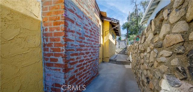 Detail Gallery Image 12 of 16 For 3527 Fairchild, La Crescenta,  CA 91214 - 4 Beds | 2 Baths