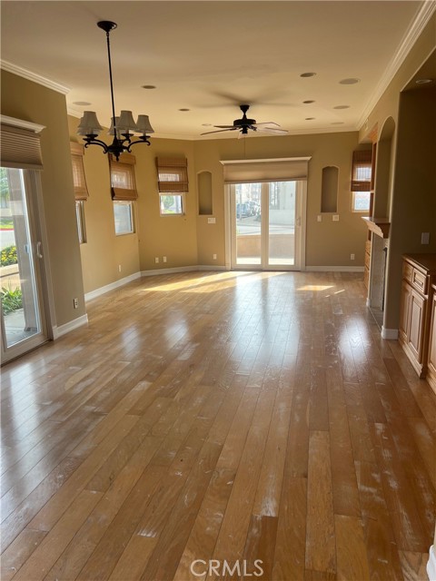 Detail Gallery Image 4 of 47 For 121 21st, Huntington Beach,  CA 92648 - 3 Beds | 4/1 Baths