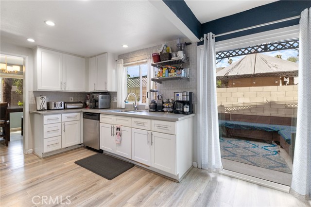 Detail Gallery Image 30 of 40 For 2102 Tern Bay Ln, Lakewood,  CA 90712 - 5 Beds | 2/1 Baths