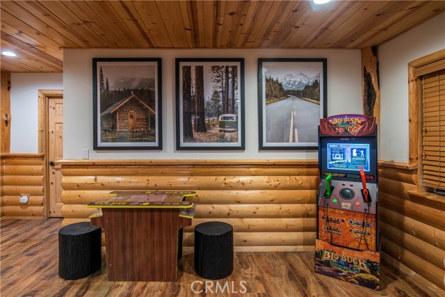 Detail Gallery Image 16 of 39 For 1002 White Mountain, Big Bear City,  CA 92314 - 4 Beds | 3/1 Baths