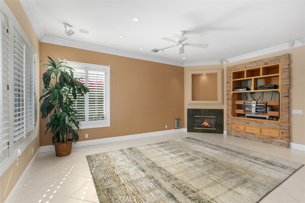 MLS #OC25269691 image #9