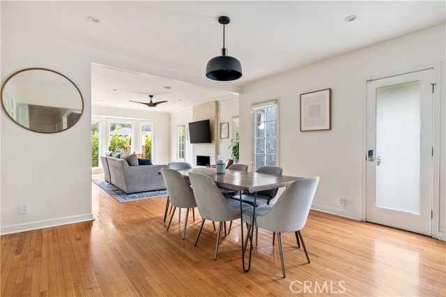 2818 S Holt Avenue, Los Angeles CA: https://media.crmls.org/medias/4c1e3c73-1aee-43cf-a9bd-732e6e11e5fd.jpg