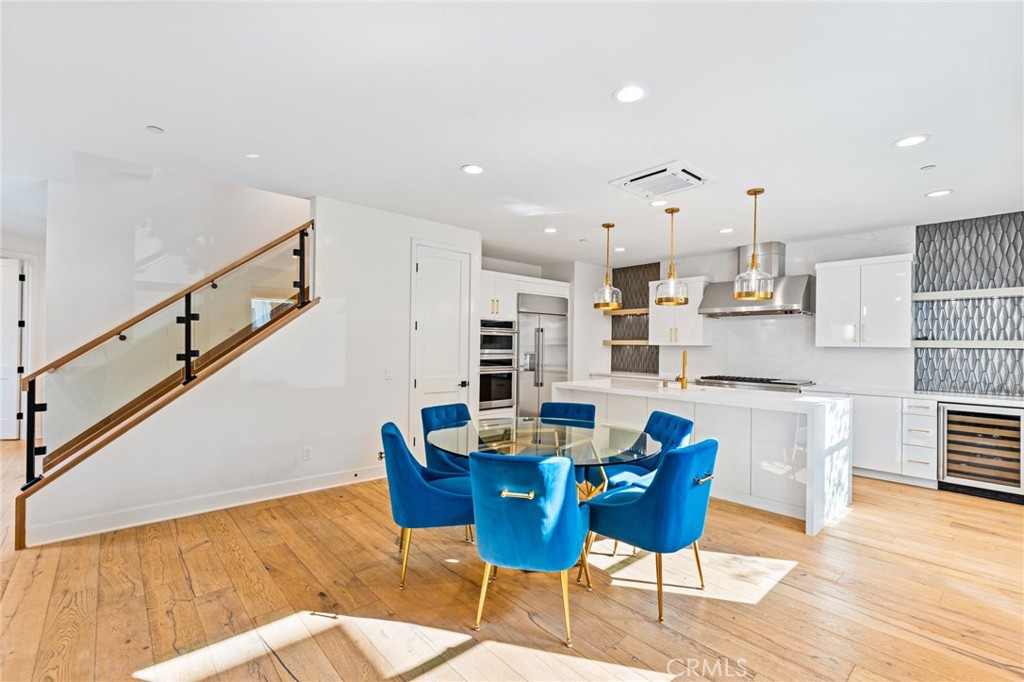 2116 Cresta Dr