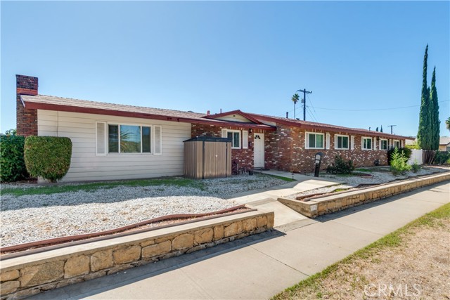 Detail Gallery Image 2 of 18 For 975 Brookside Ave, Redlands,  CA 92373 - 4 Beds | 2 Baths