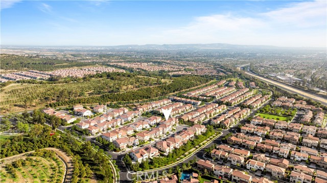52 Longchamp, Irvine CA: https://media.crmls.org/medias/4c1fec73-b9bf-48ae-b17e-0746af787c82.jpg