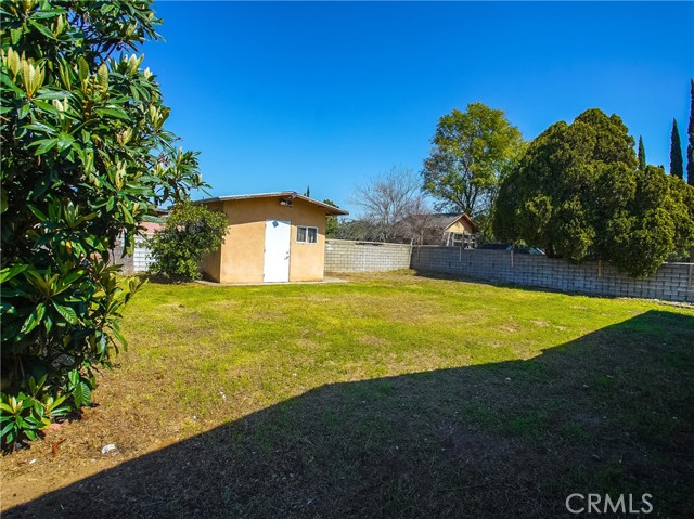 Detail Gallery Image 25 of 28 For 17390 Holly Dr, Fontana,  CA 92335 - 4 Beds | 2 Baths