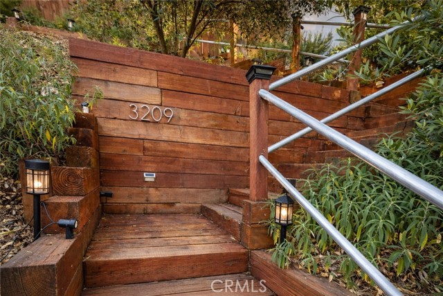 Detail Gallery Image 26 of 28 For 3209 Bennett Dr, Los Angeles,  CA 90068 - 2 Beds | 1 Baths
