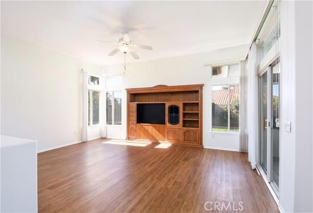 Detail Gallery Image 5 of 27 For 1867 Cashew Tree, Hemet,  CA 92545 - 3 Beds | 3 Baths