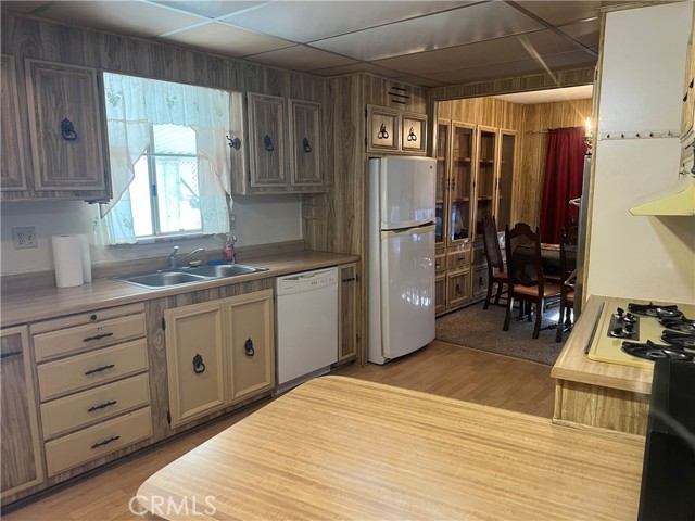 27601 sun city Boulevard, Menifee CA: https://media.crmls.org/medias/4c23b03d-3654-4f16-b4f0-5cc641061d57.jpg