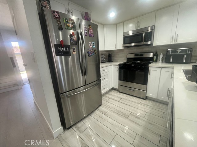 Detail Gallery Image 4 of 23 For 1658 Puente Ave #10,  Baldwin Park,  CA 91706 - 3 Beds | 1/1 Baths