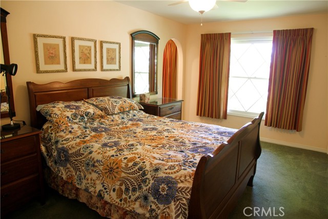 Detail Gallery Image 28 of 61 For 18543 Chatsworth St, Northridge,  CA 91326 - 5 Beds | 2/1 Baths