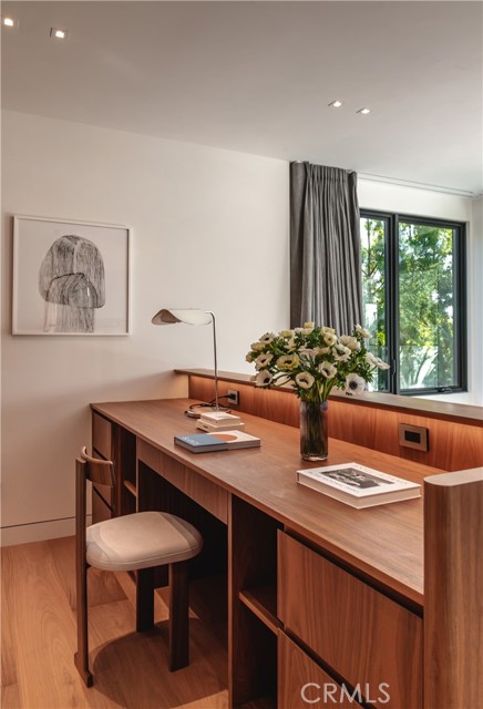 101 N Poinsettia Avenue, Manhattan Beach CA: https://media.crmls.org/medias/4c24354e-4fec-41c3-993a-c4d569fea80b.jpg