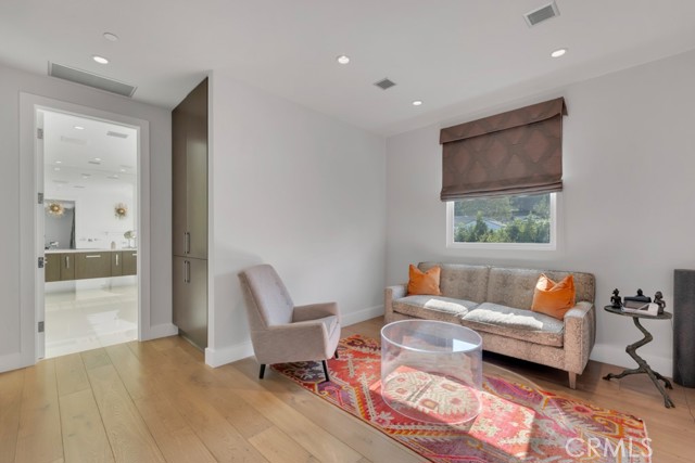 Detail Gallery Image 31 of 75 For 17950 Rancho St, Encino,  CA 91316 - 5 Beds | 6 Baths