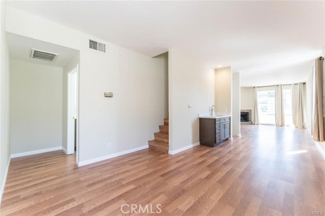 Detail Gallery Image 5 of 29 For 14948 Moorpark St, Sherman Oaks,  CA 91403 - – Beds | – Baths