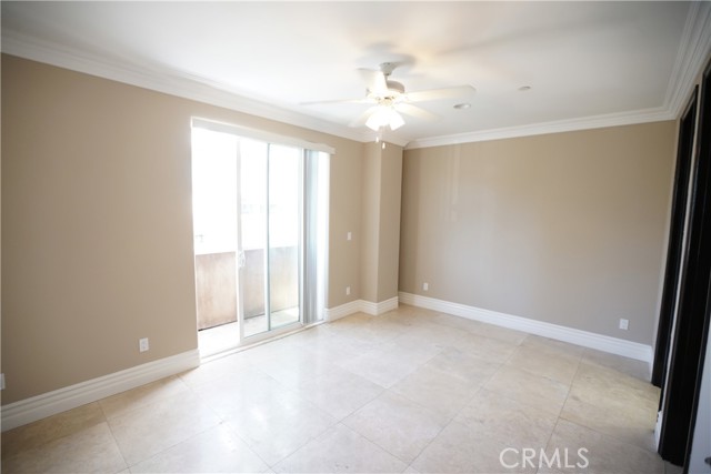 18245 Burbank Boulevard, Tarzana CA: https://media.crmls.org/medias/4c24e2d1-fd95-496d-a483-1407e213f7ef.jpg