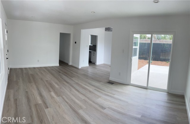 11508 Kamloops Street photo 7